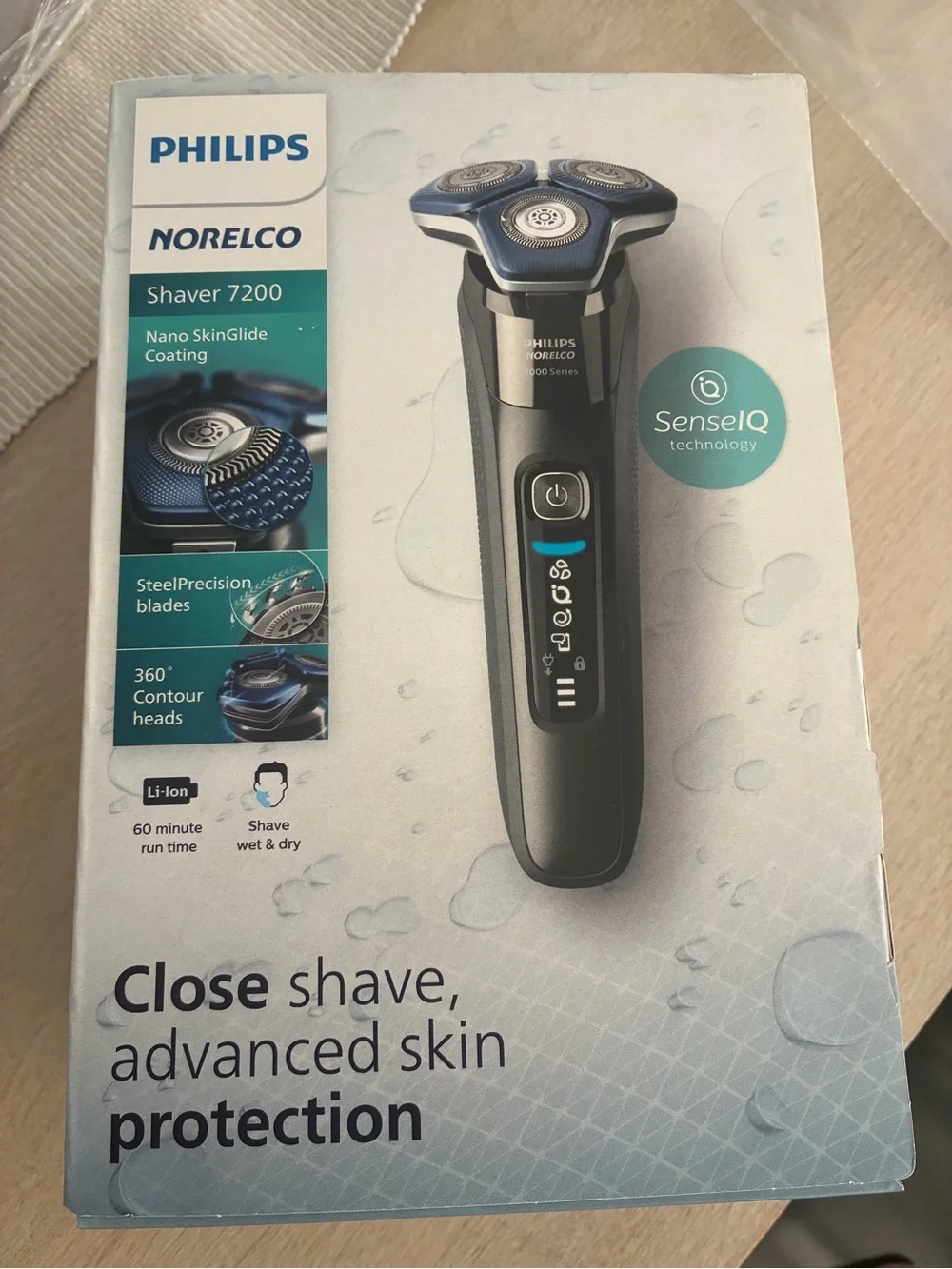 Philips Norelco Series 7200 Wet & Dry Men's Rechargeable Shaver
